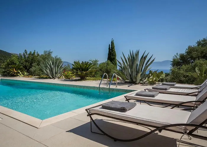 Agapi Mou Каравомилос